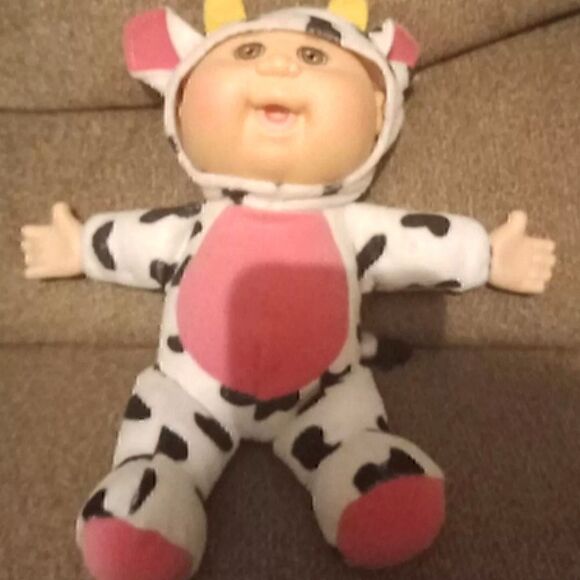 CABBAGE PATCH CUTIES CLARA COW FARM FRIENDS 9" PRESCHOOL SUCKS THUMB - Picture 1 of 3